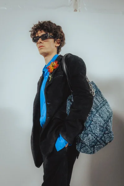 Look 5